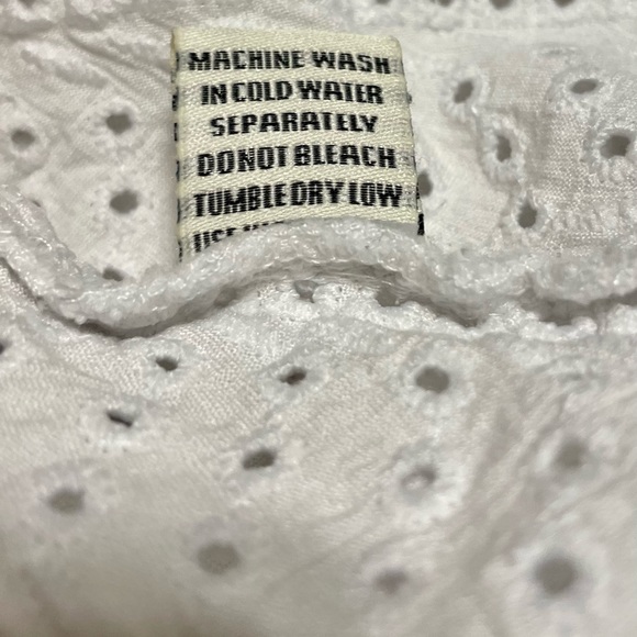 Sim & Sam- White Embroidered boho eyelet Tank Top Size Large - Picture 5 of 8